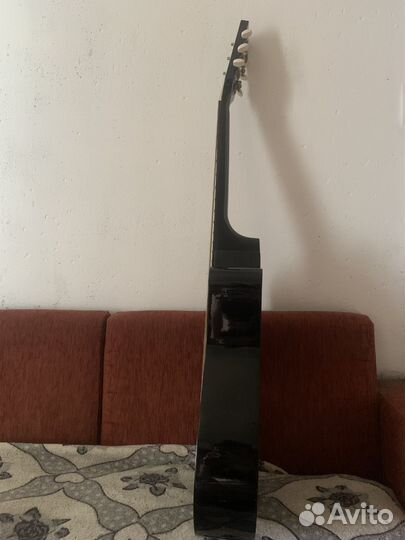 Акустическая гитара