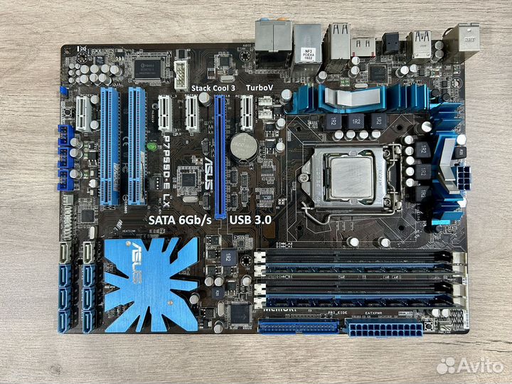 Материнская плата с процессором и памятью