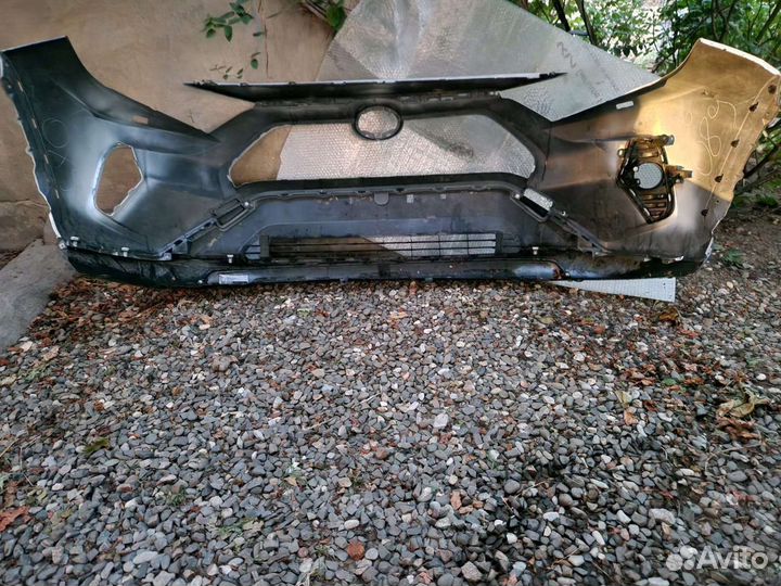 Передний бампер Toyota rav4 50 кузов