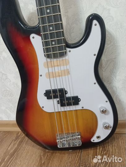 Бас гитара Rocket PB-1