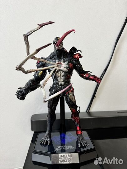 Hot Toys Venomized Iron Man Avengers 1/6