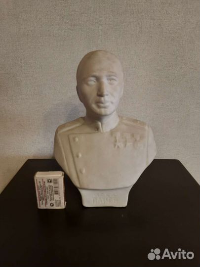 Бюст фарфор бисквит большой Исса Плиев СССР