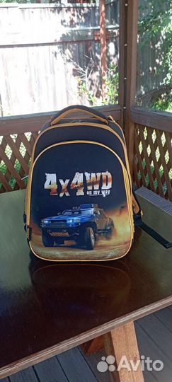 Продам школьный рюкзак