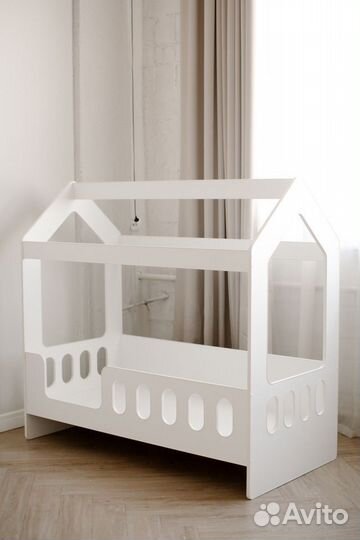Детская кровать домик