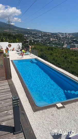 Отдых возле бассейна