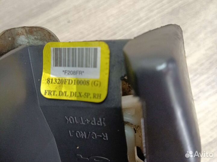 Замок передней правой двери kia Rio 1