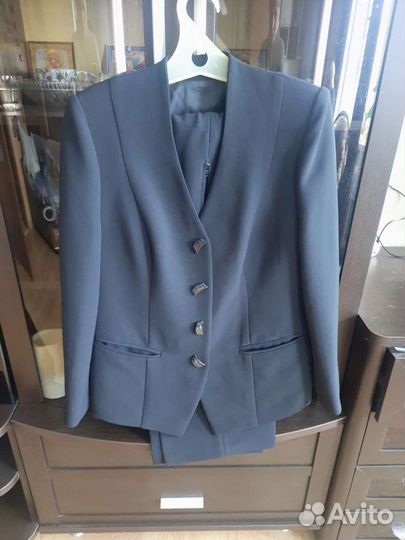 Костюм женский офисный