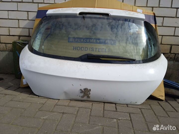 Peugeot 308 стекло задней двери