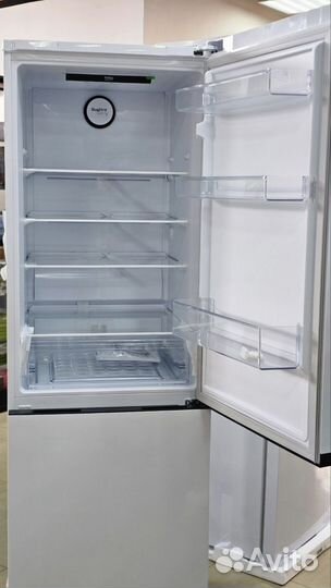 Холодильник с морозильником Beko B3rcnk362HW