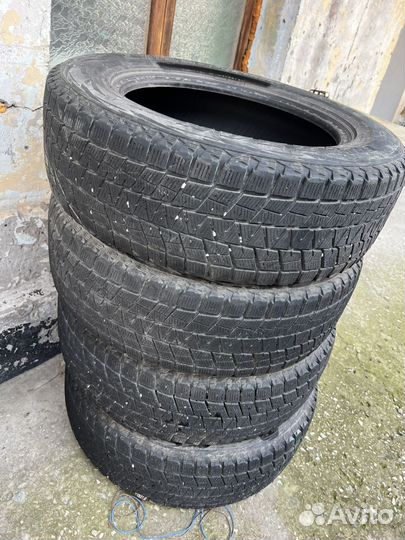 Bridgestone Blizzak DM-V1 225/65 R17 102R