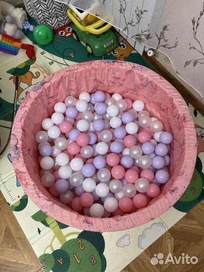 Сухой бассейн с шариками