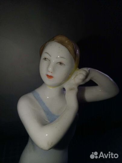 Фарфоровые статуэтки СССР Юная пловчиха