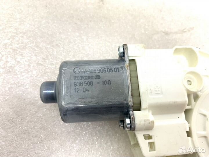 Мотор стеклоподъемника задний левый Mercedes-Benz