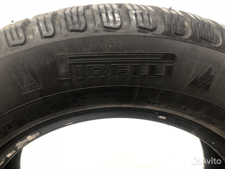 Pirelli Ice 215/65 R16