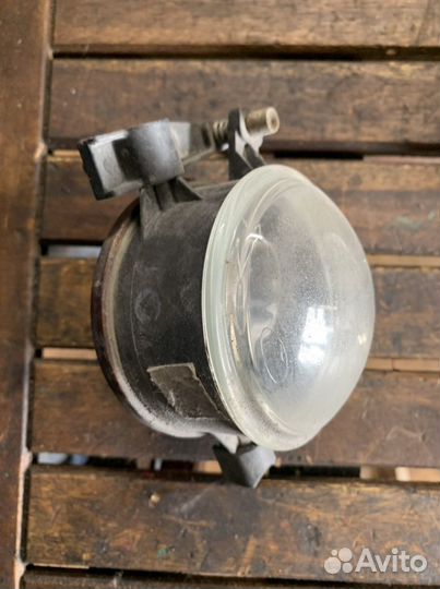 Фара противотуманная левая Ford Kuga 2008-2012