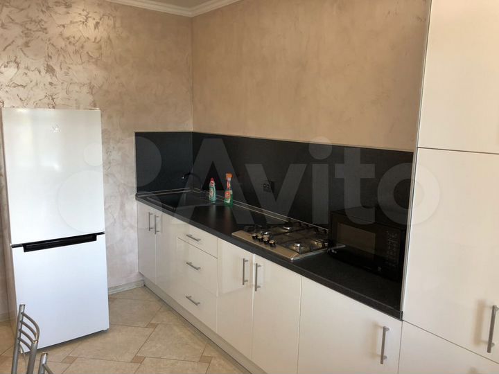 2-к. квартира, 70 м², 2/10 эт.