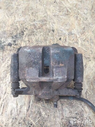 Суппорт тормозной передний правый Mazda CX-5 KE