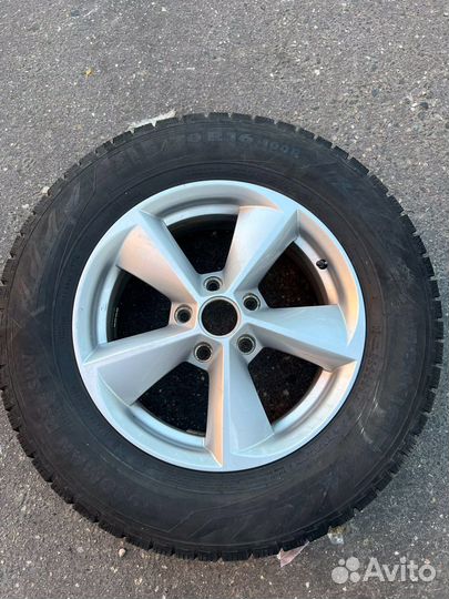 Зимнюю резину 215 70 r16