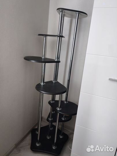 Многоуровневая подставка для цветов