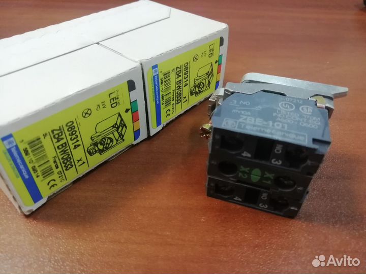 Корпус кнопки 22мм 24В С подсветкой (ZB4BW0B33)