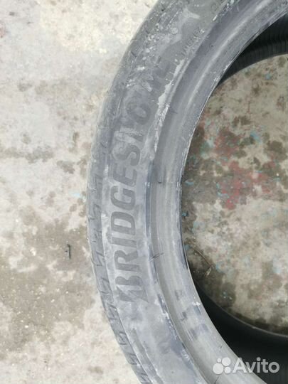 Bridgestone B70 235/45 R18