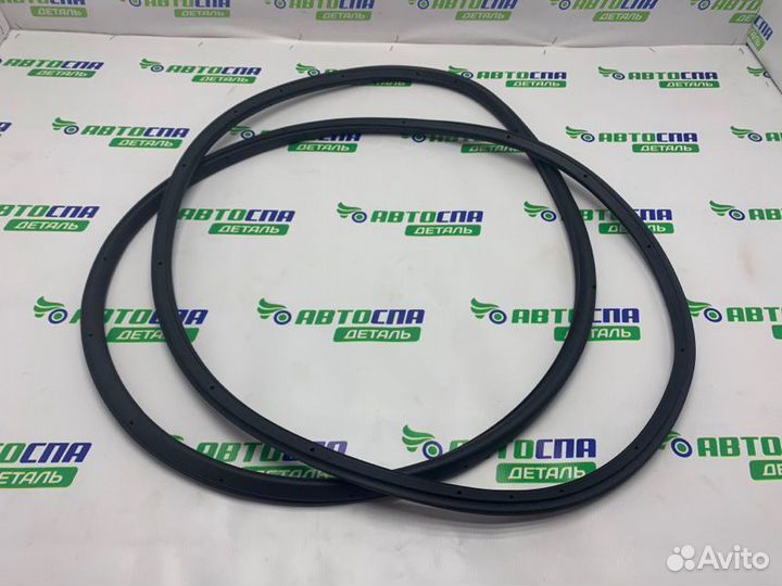 Уплотнитель двери задний правый Mazda 3Bp хетчбек