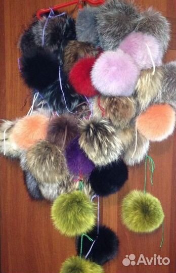 Помпоны и аксессуары из натурального меха