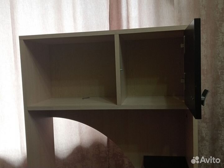 Письменный стол для школы и работы