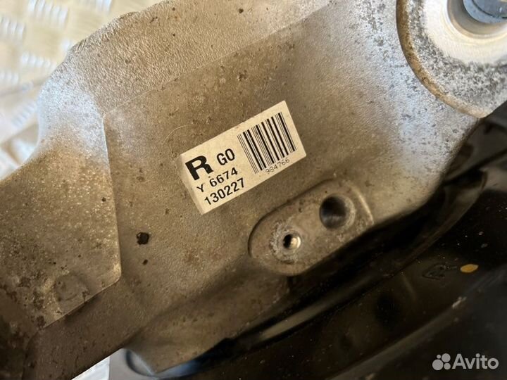 Кулак поворотный задний правый Lexus Gs 4 (12-17)