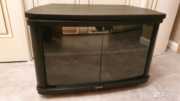 Тумба под телевизор бу массив