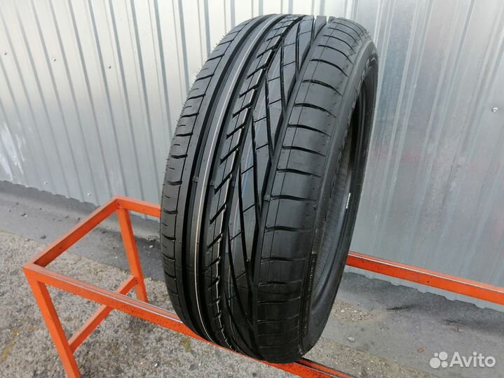 Goodyear Excellence 235/55 R17 99V