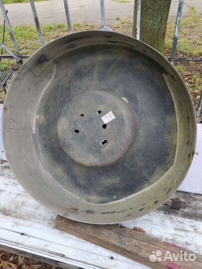 Кожух запасного колеса