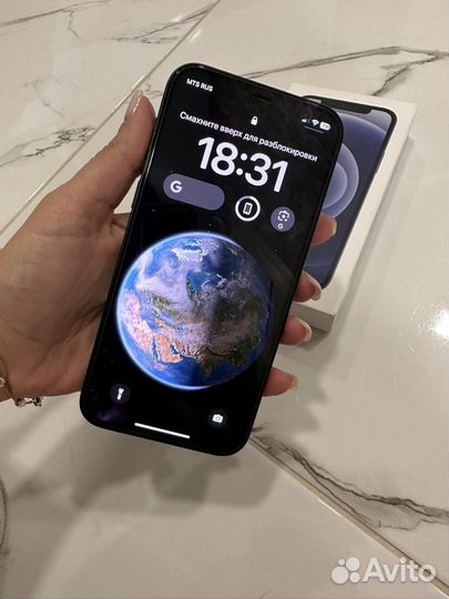 Телефон iPhone 12