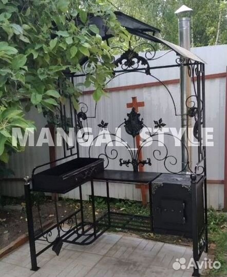 Мангал с крышей