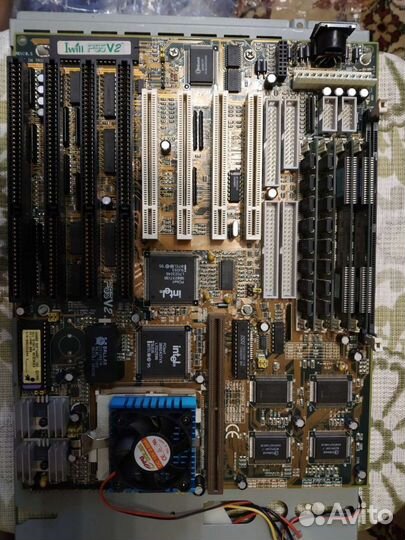 Материнская плата с процессором и памятью