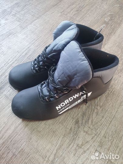 Лыжные ботинки