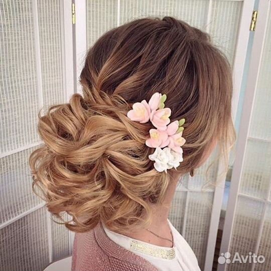 Прически и макияж