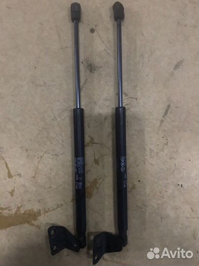 Амортизатор капота Chevrolet Captiva C140 каптива