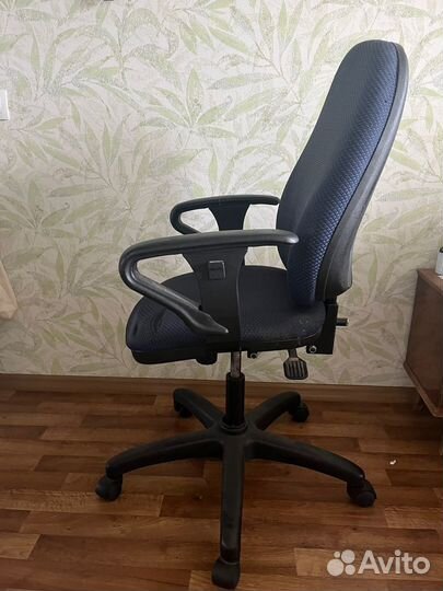 Компьютерное кресло большое