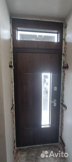 Металлическая дверь термо с фрамугой