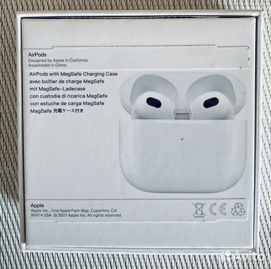 Коробки от iPhone 11, AirPods, чехол от наушников