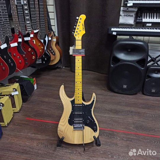 Электрогитара Clevan + аксессуары