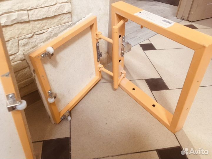 Скрытый люк под плитку для ревизии