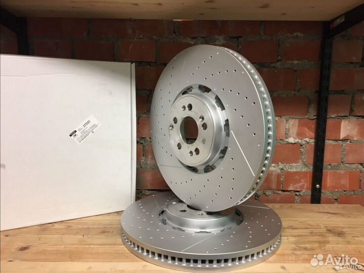 На W167 перед тормозной диск 6.3 AMG