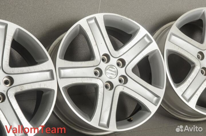 Лот UP28921767 Оригинальные 17-е диски suzuki