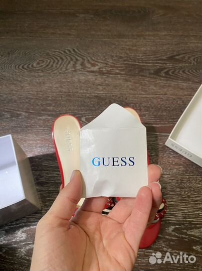 Босоножки Guess 37