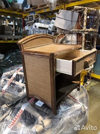 Тумба прикроватная Calamus Rotan выставочный