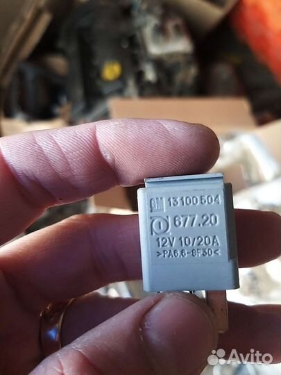 Реле 13100504 GM