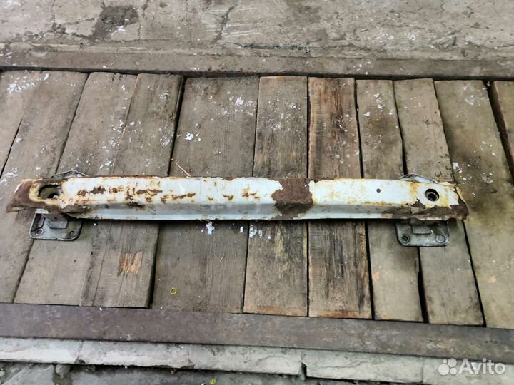 Усилитель заднего бампера