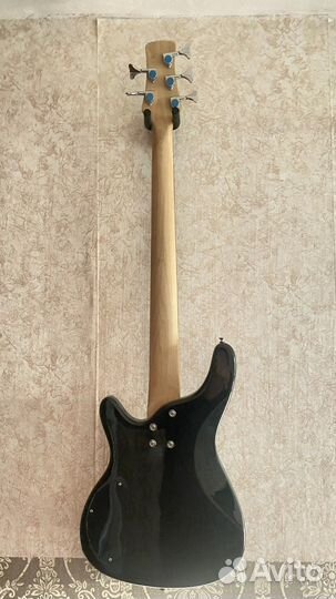 5 струнная бас гитара